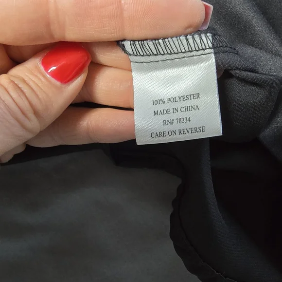 Sexy, elegant and Feminine Tom Ford Black Satin Blouse with bow, Sz XXS - Picture 9 of 11